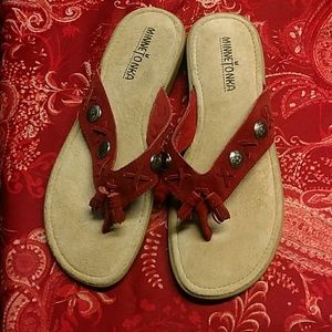 Minnetonka, Women's Leather Flip Flop. Sz. 9.